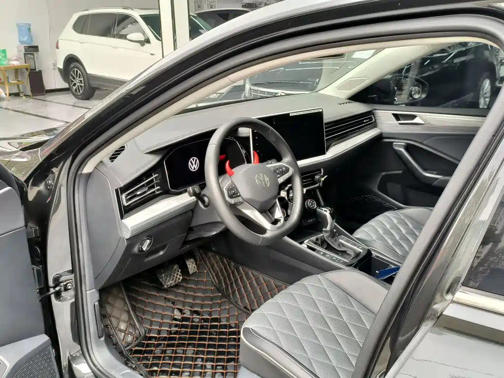 VOLKSWAGEN SAGITAR 2022