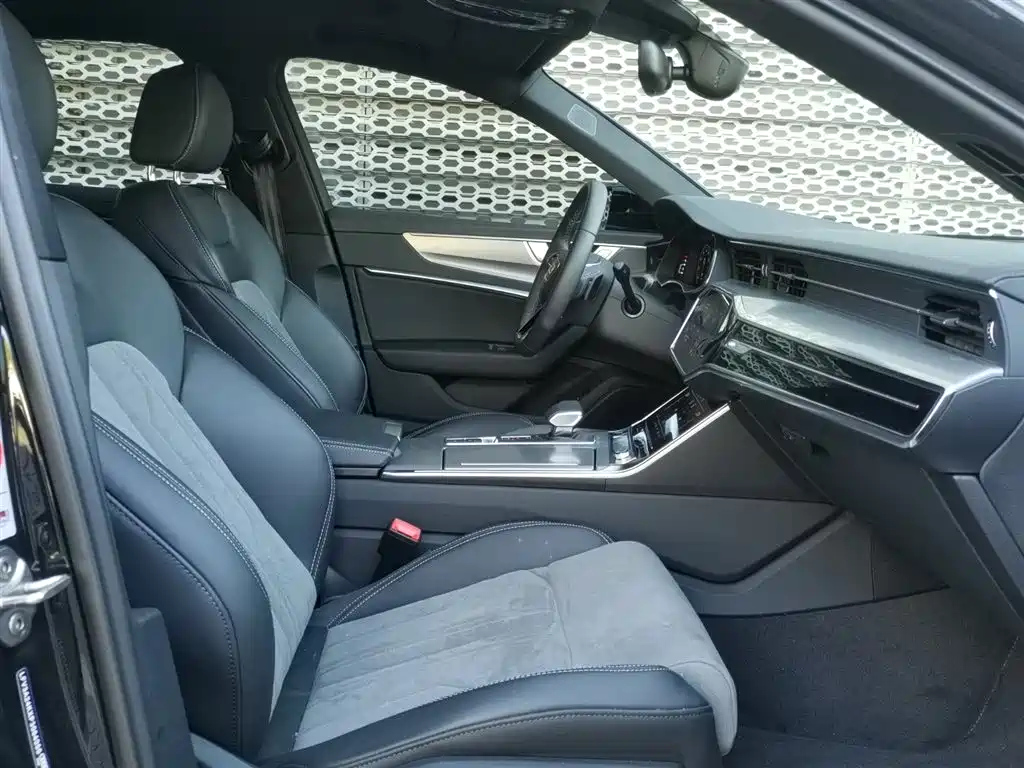 AUDI A6L 2023