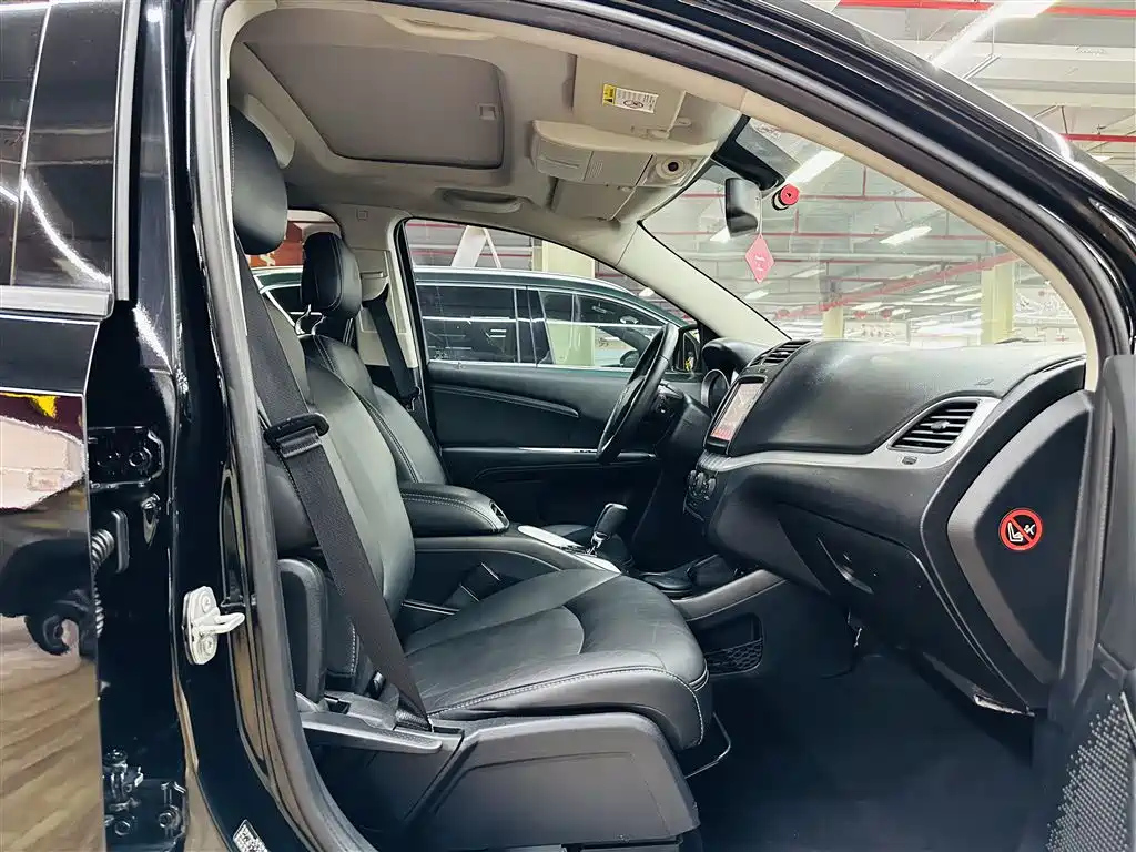 DODGE JCUV 2015