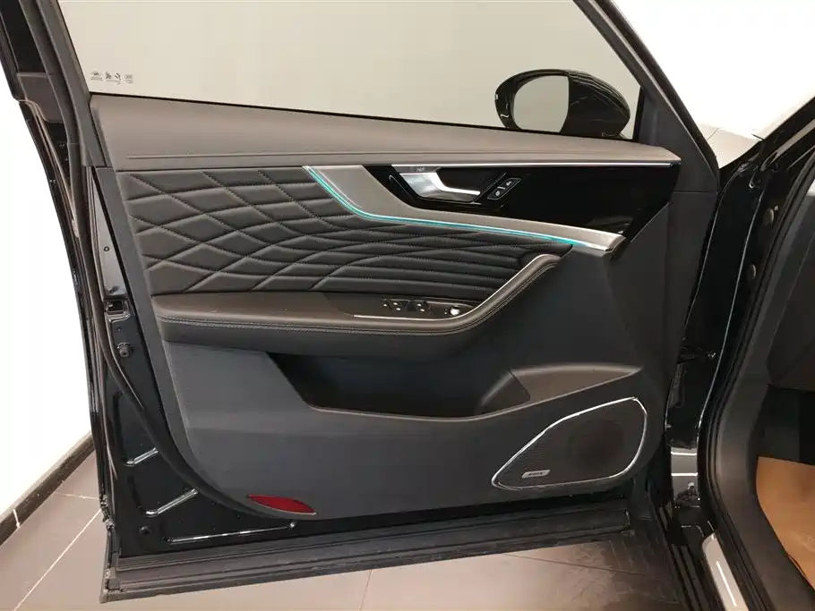 HONGQI HS5 2022
