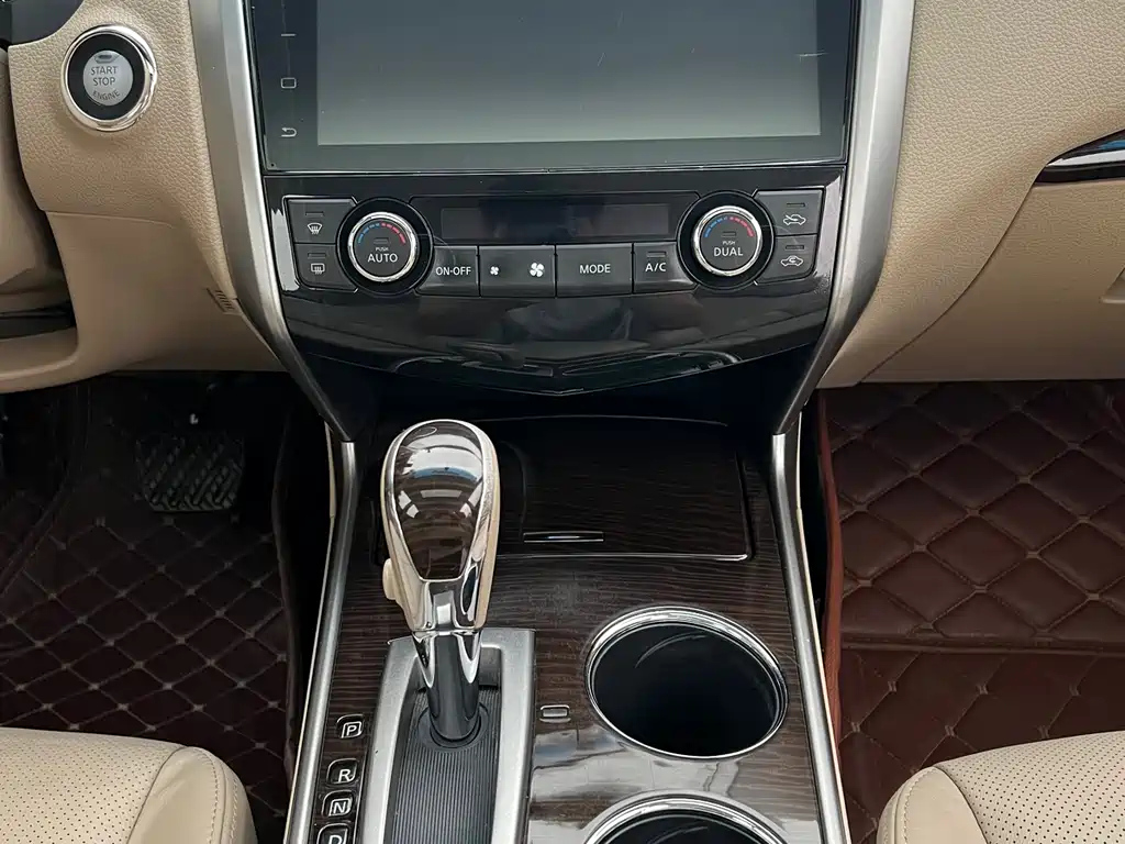 NISSAN TEANA 2016
