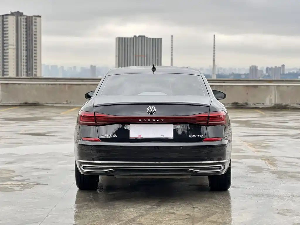 VOLKSWAGEN PASSAT 2022