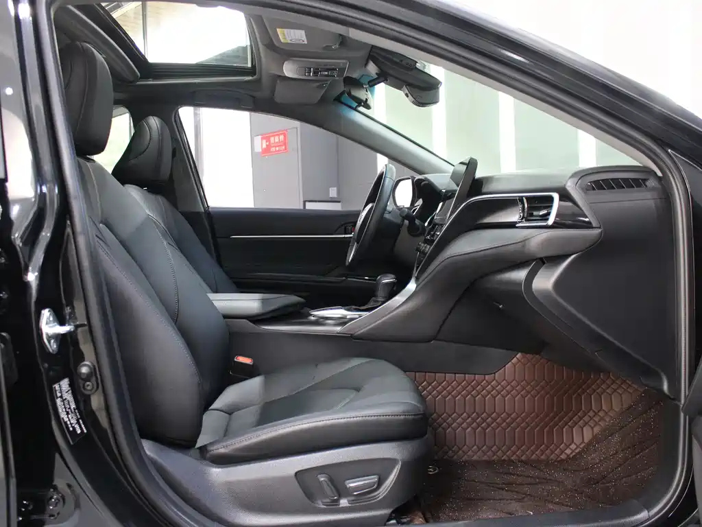 TOYOTA CAMRY 2021