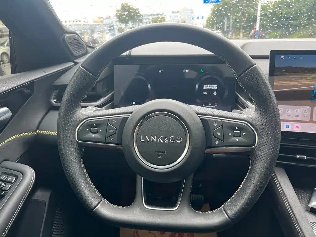 LYNK&CO 03 2022
