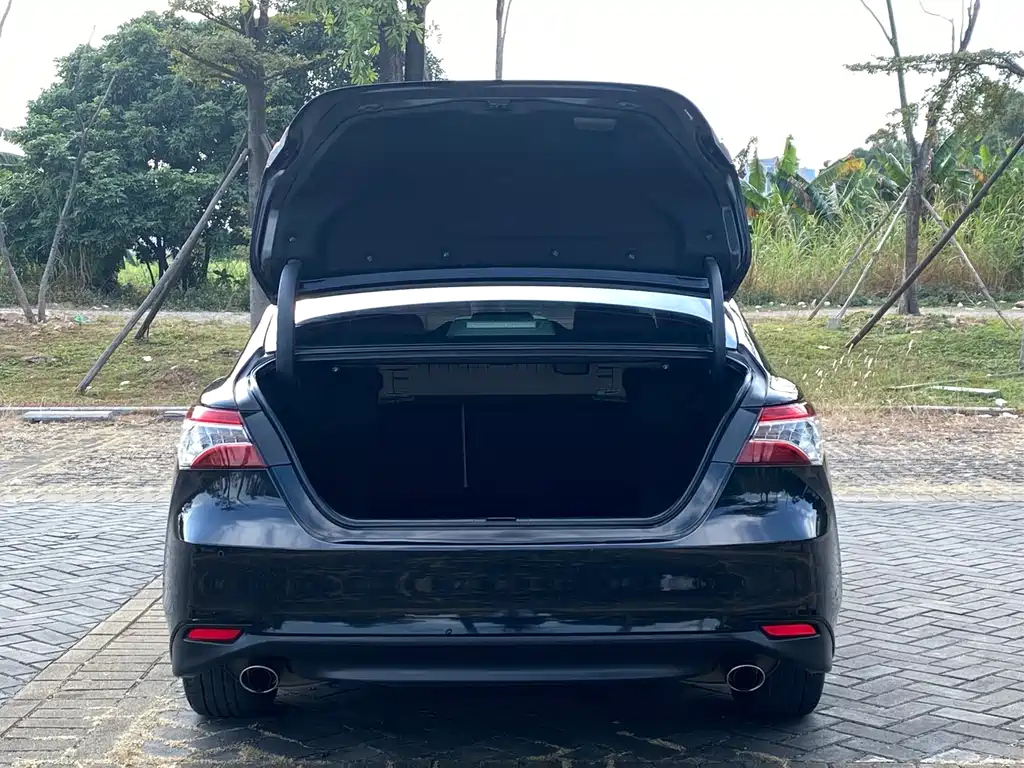 TOYOTA CAMRY 2018