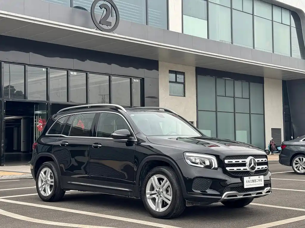MERCEDES BENZ GLB 2023