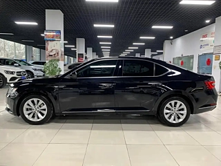 SKODA SUPERB 2017
