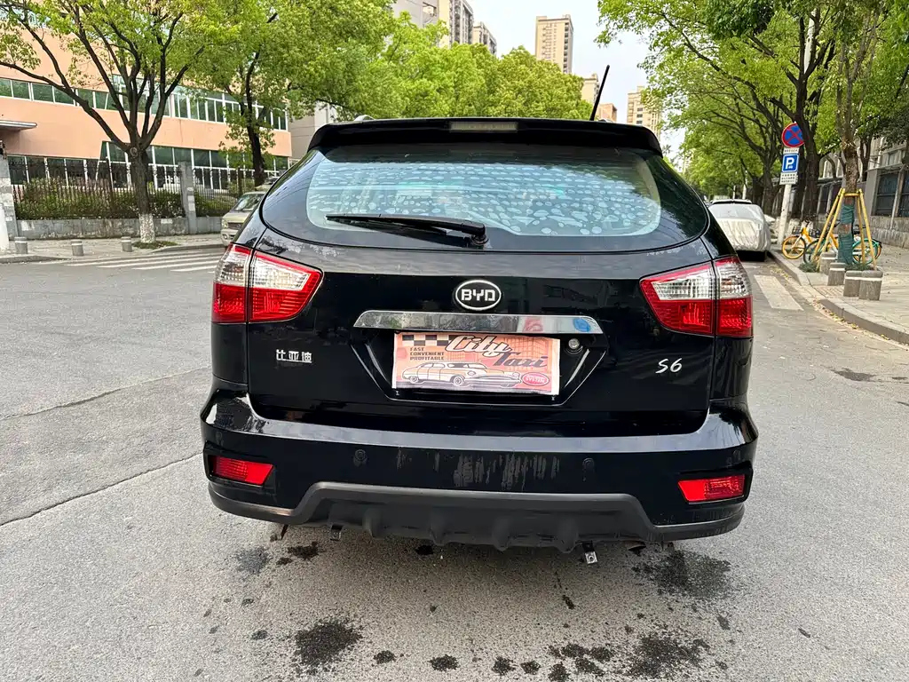 BYD S6 2012