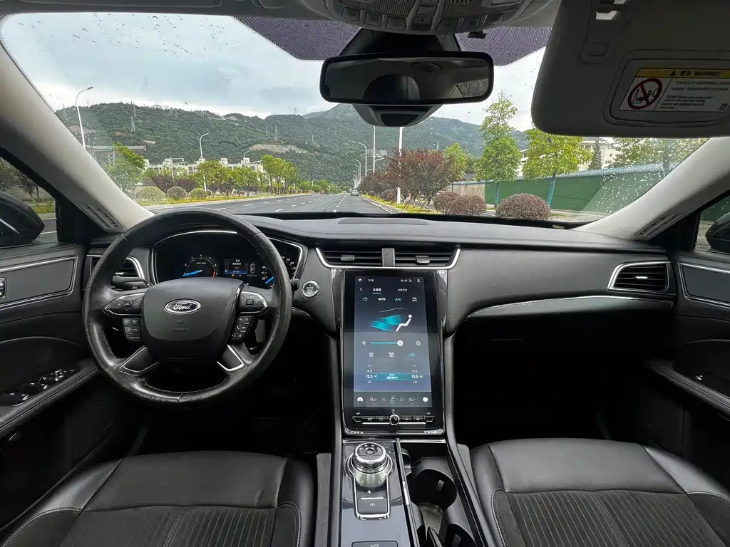 FORD TAURUS 2019
