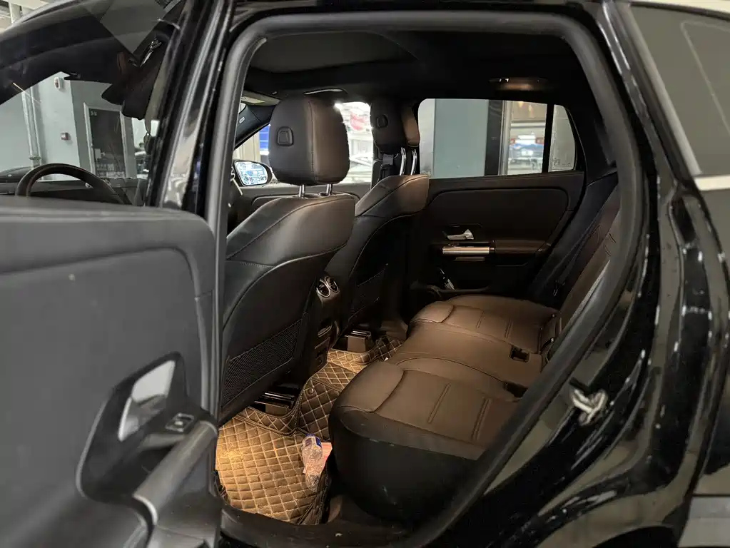 MERCEDES BENZ GLA 2022