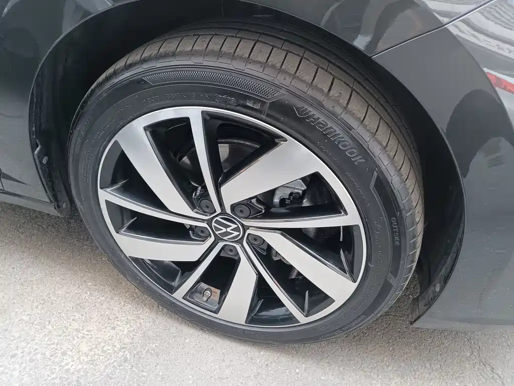 VOLKSWAGEN SAGITAR 2023
