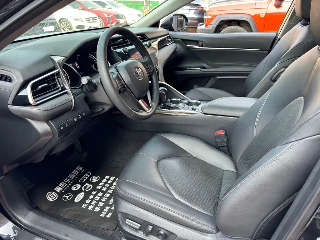 TOYOTA CAMRY 2019