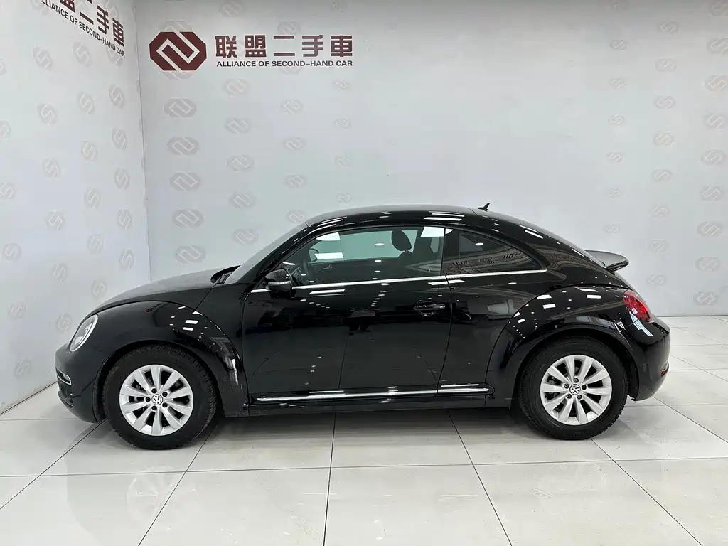 VOLKSWAGEN BEETLE 2018