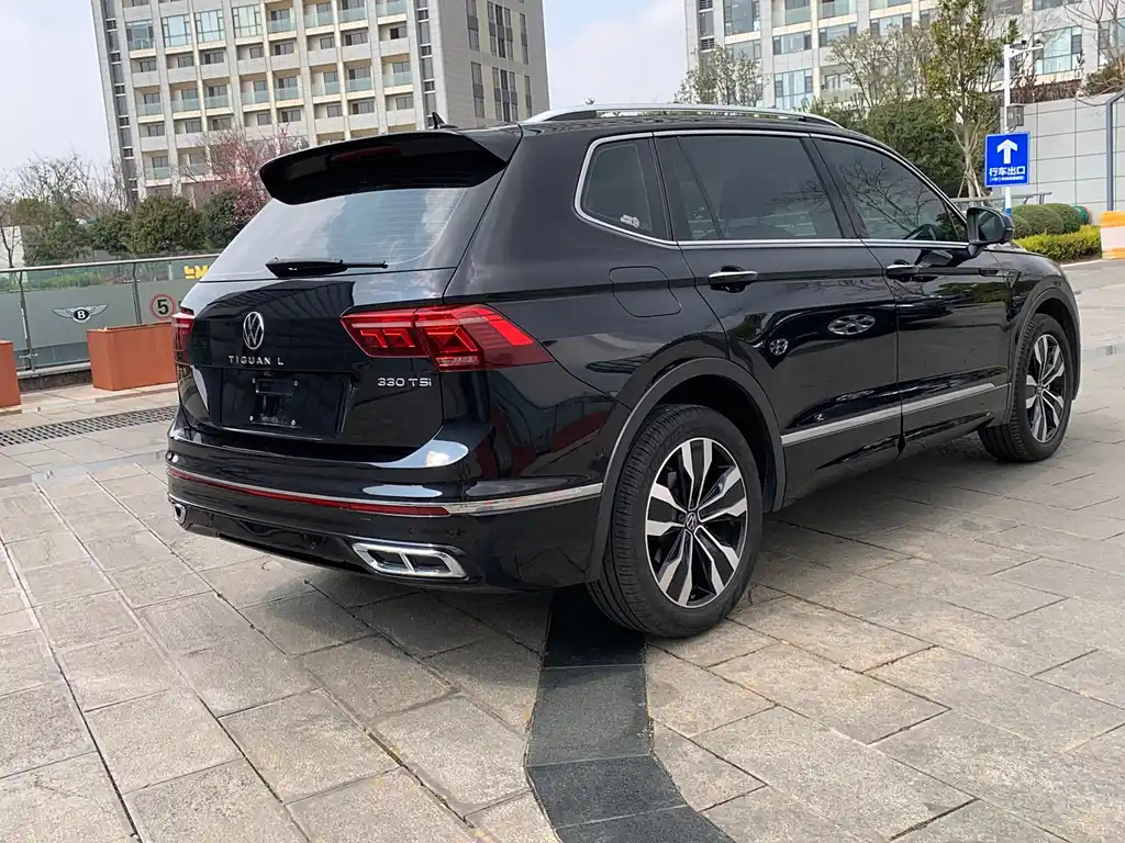 VOLKSWAGEN TIGUAN L 2022