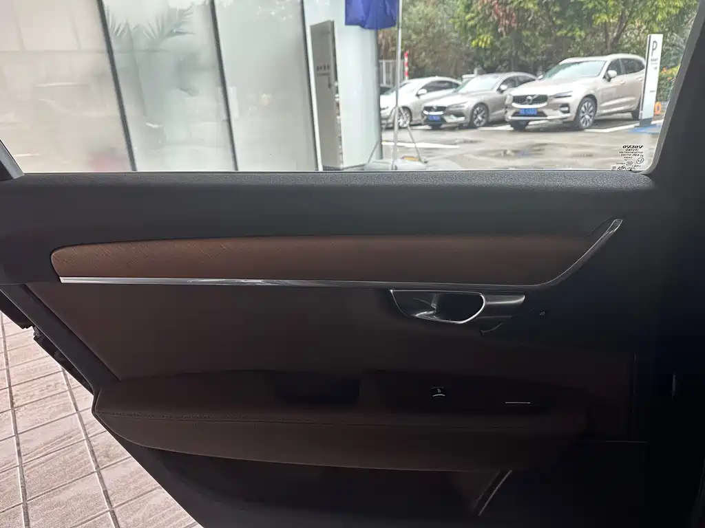 VOLVO S90 2021