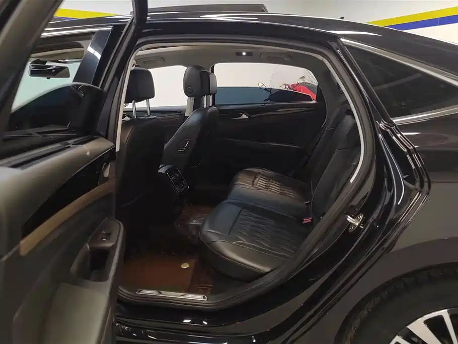 VOLKSWAGEN PASSAT 2020