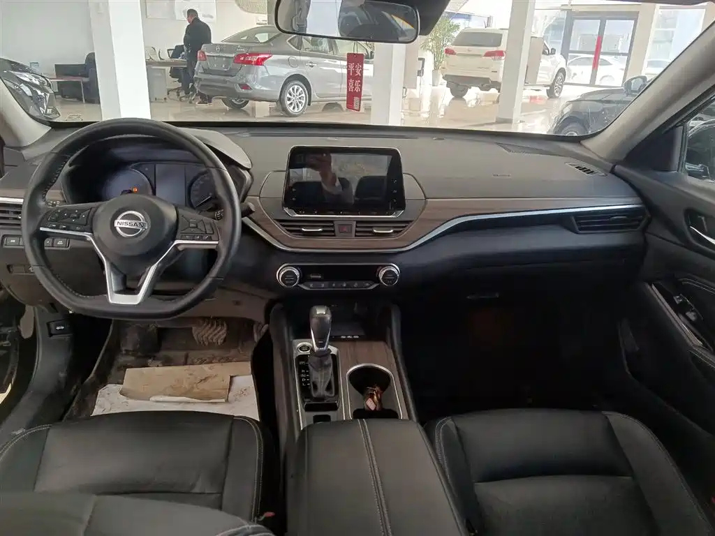 NISSAN TEANA 2022