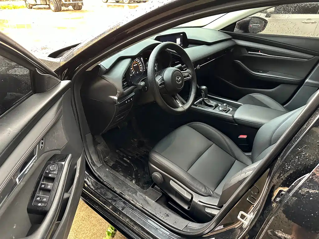 MAZDA 3 AXELA 2022