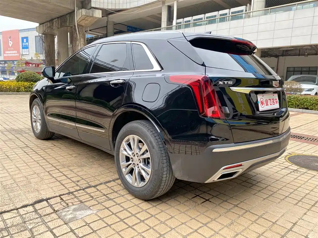 CADILLAC XT5 2022