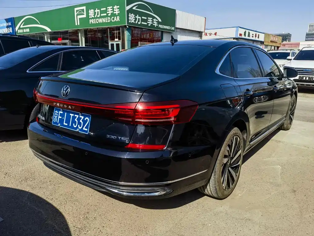 VOLKSWAGEN PASSAT 2022