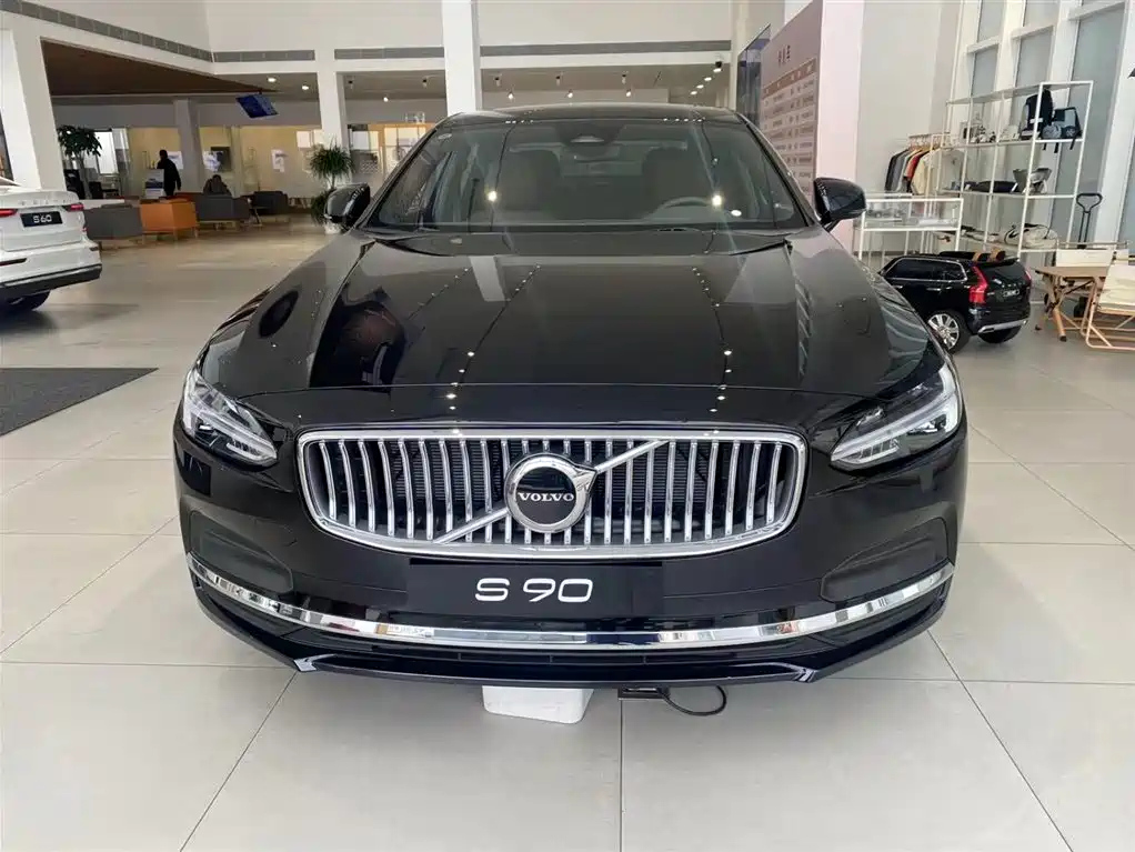 VOLVO S90 2024