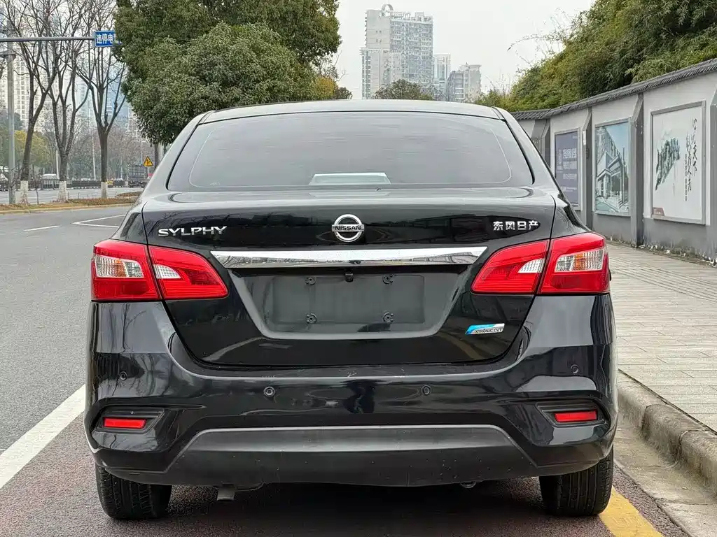 NISSAN SYLPHY 2019