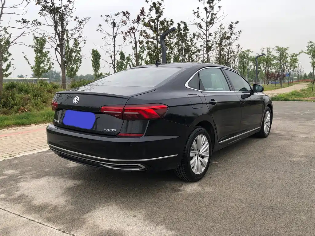 VOLKSWAGEN PASSAT 2020