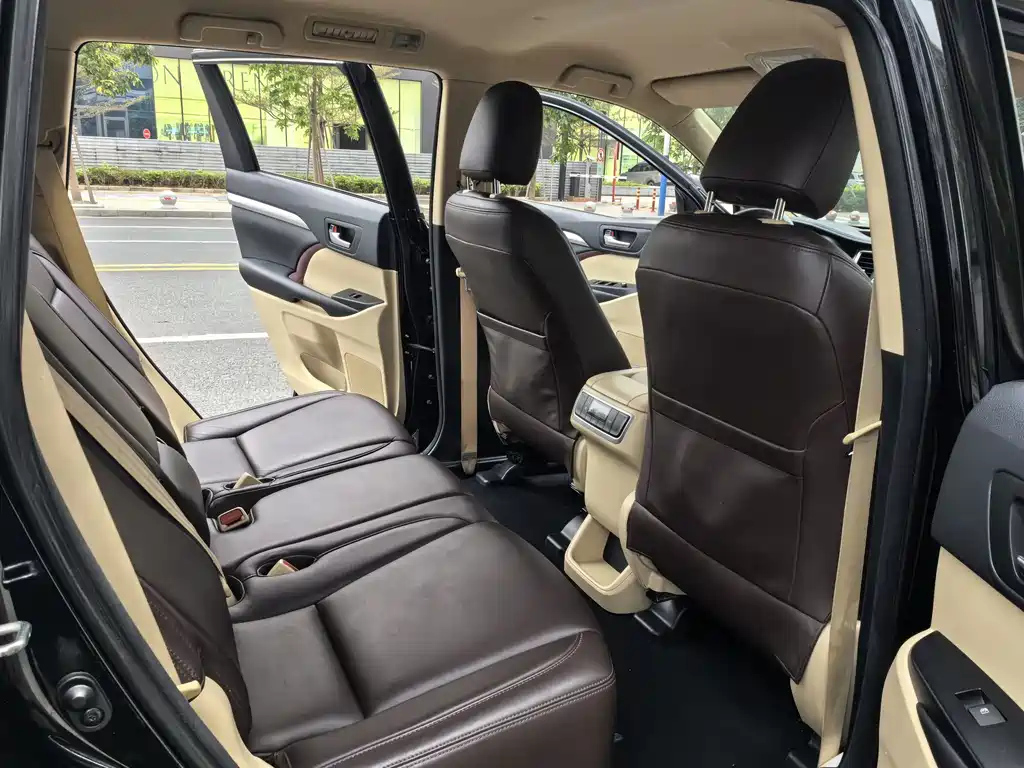 TOYOTA HIGHLANDER 2015