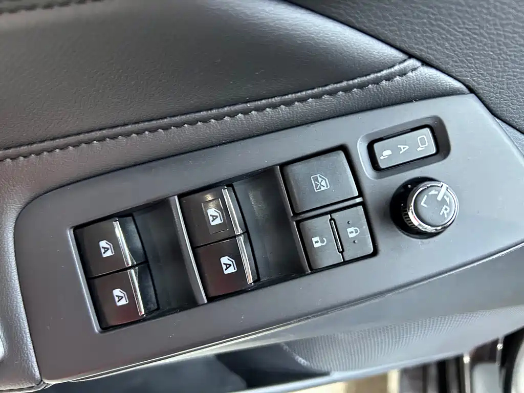 TOYOTA AVALON 2021