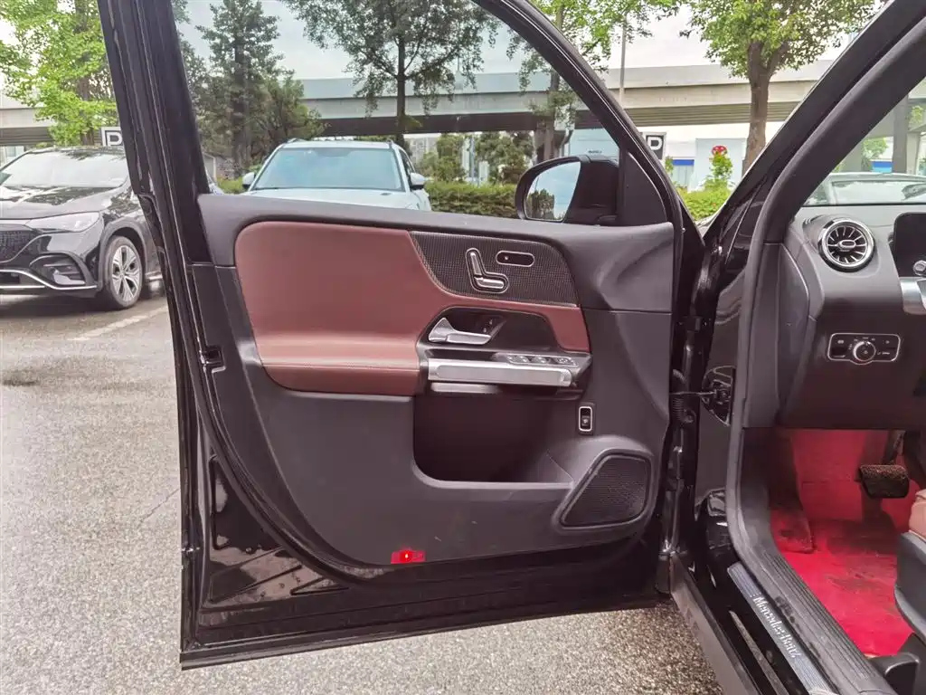 MERCEDES BENZ GLB 2020