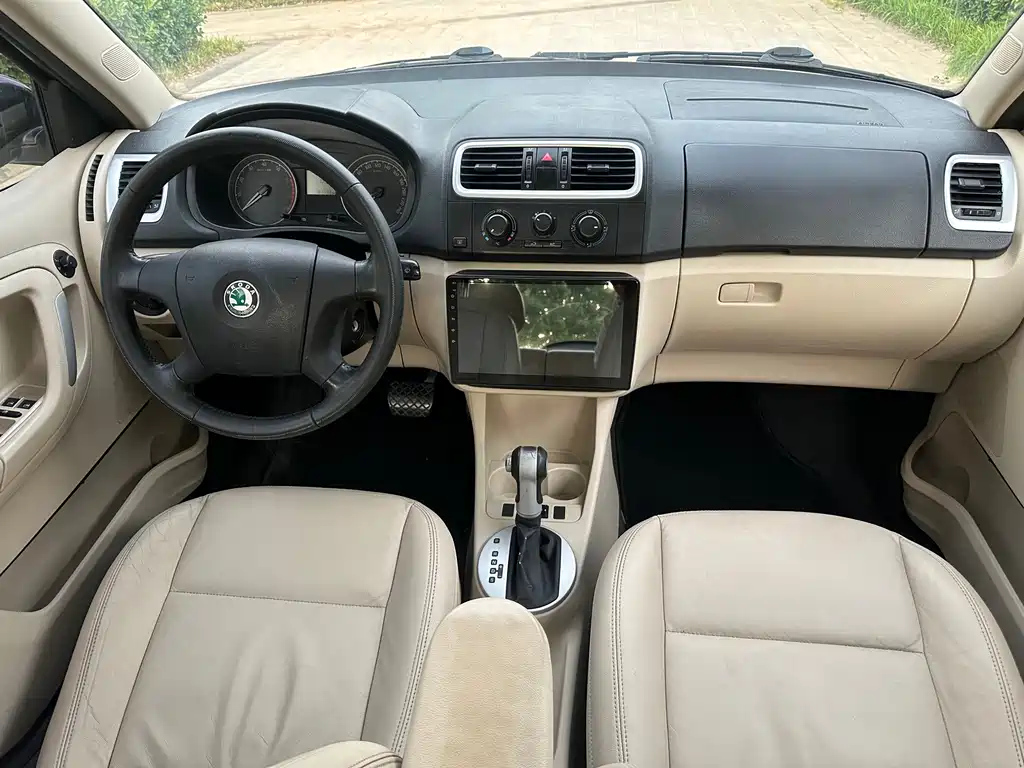 SKODA FASCIA 2009