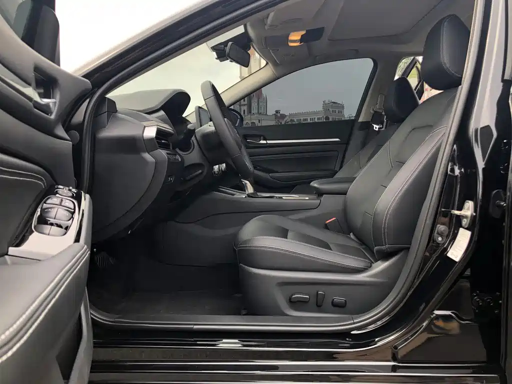 NISSAN TEANA 2021