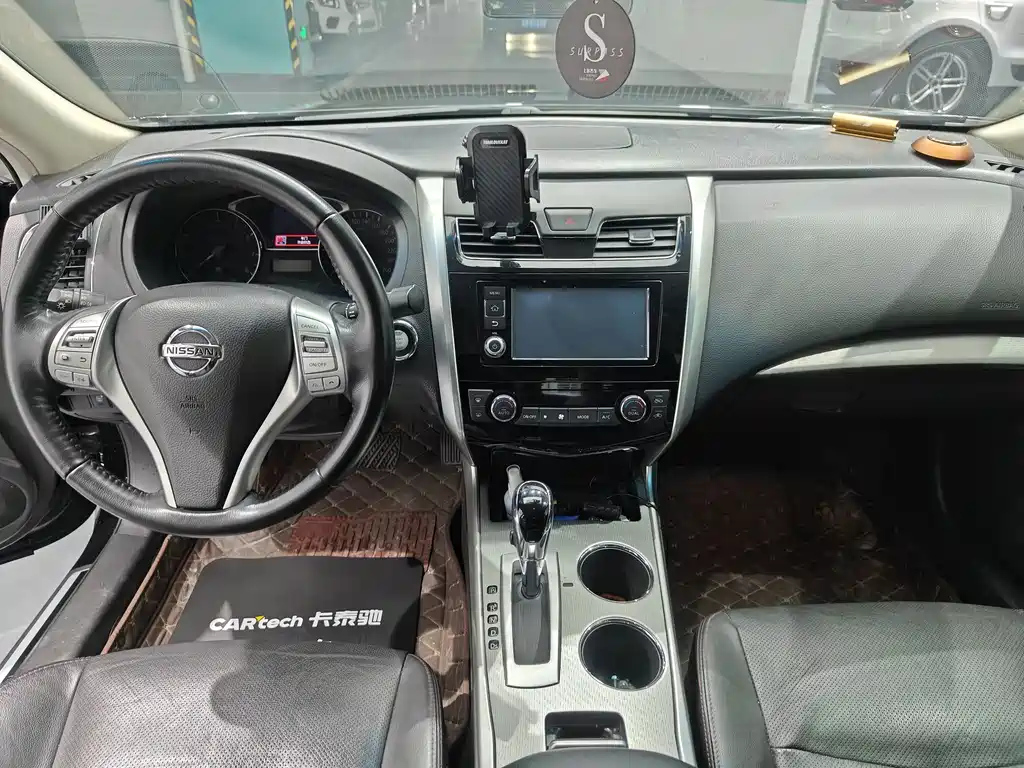 NISSAN TEANA 2017