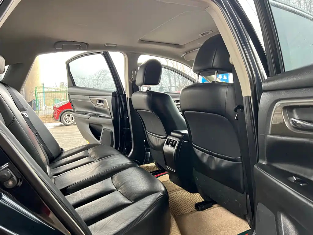 NISSAN TEANA 2016