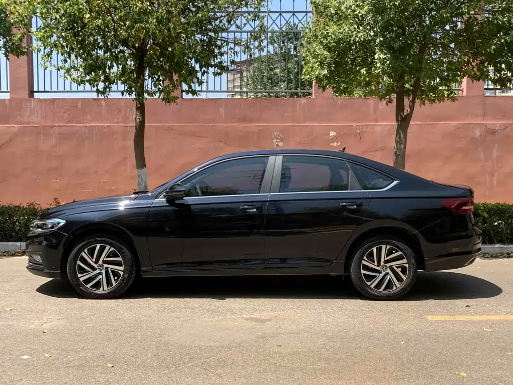 VOLKSWAGEN LAVIDA 2022