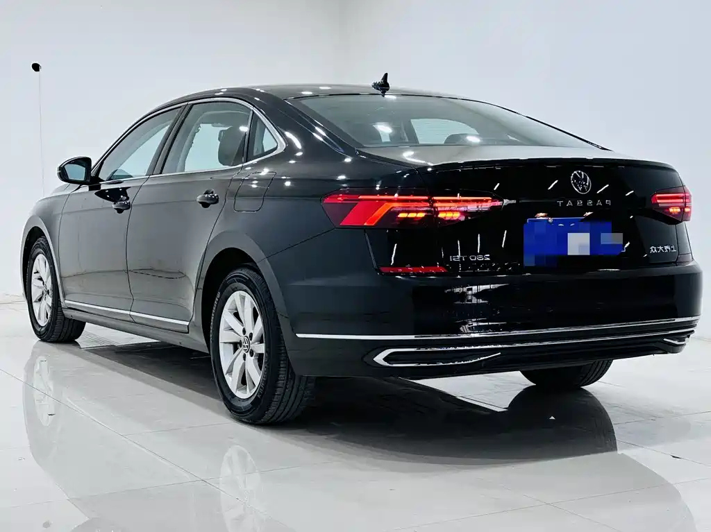 VOLKSWAGEN PASSAT 2021