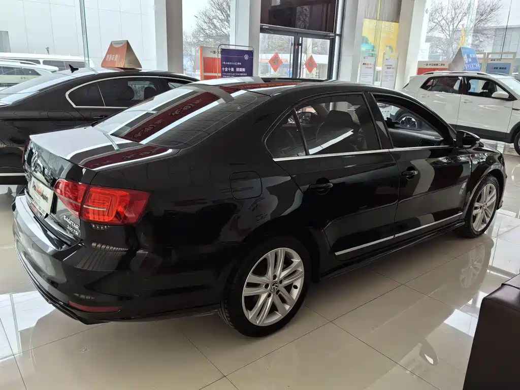 VOLKSWAGEN SAGITAR 2018