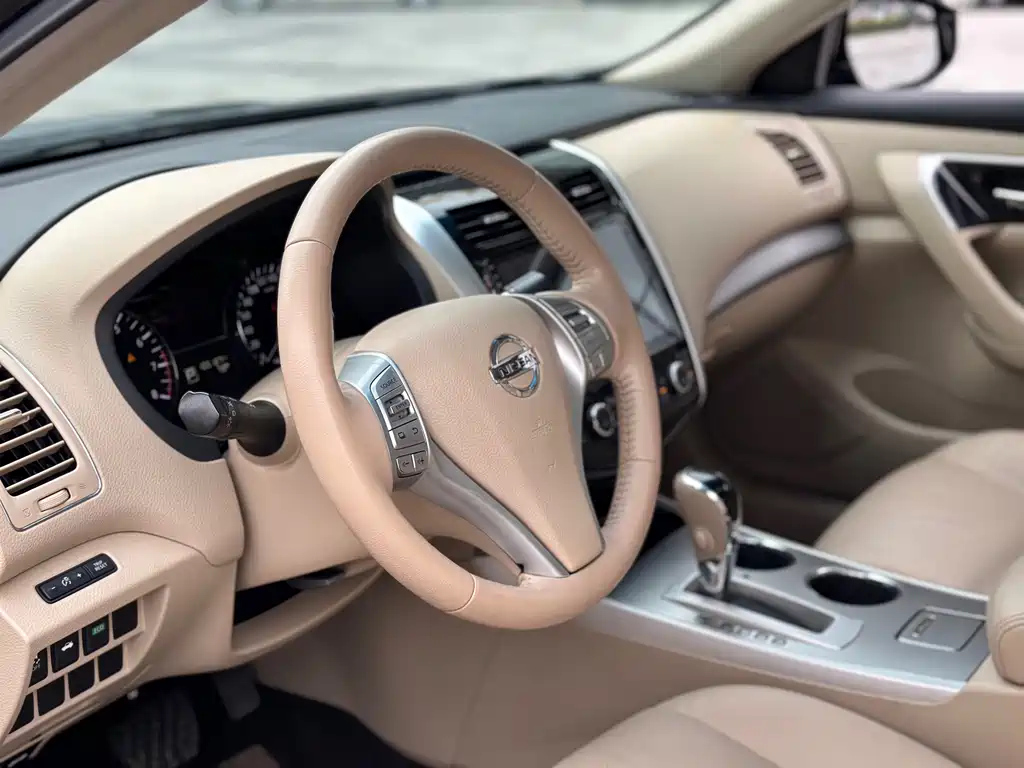 NISSAN TEANA 2017