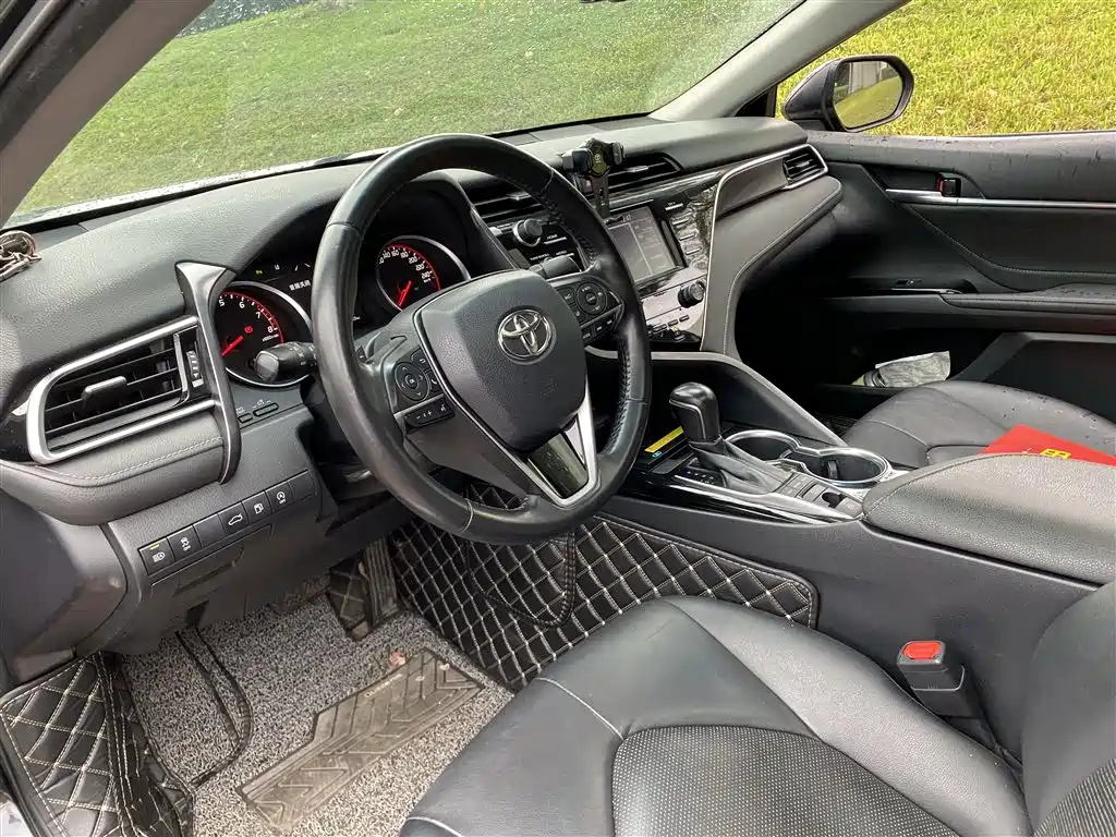 TOYOTA CAMRY 2018