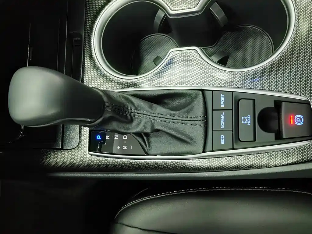 TOYOTA CAMRY 2023