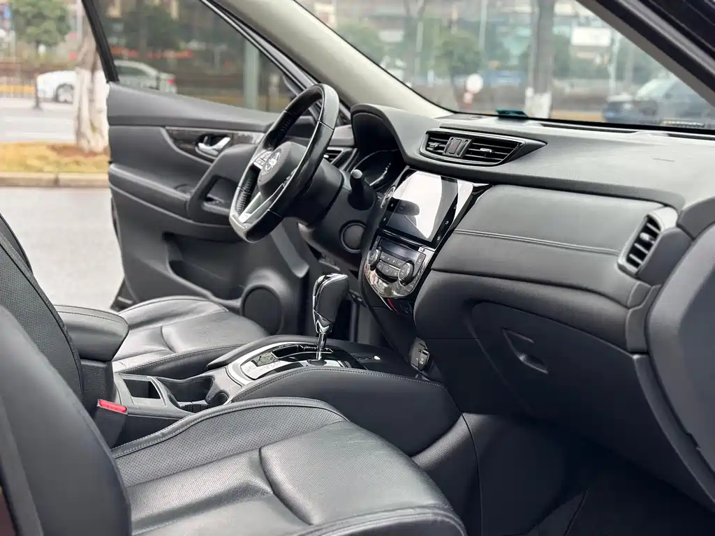 NISSAN X-TRAIL 2019