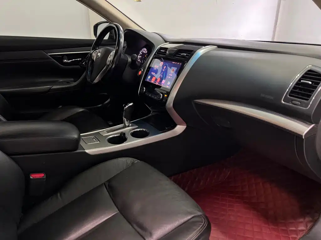 NISSAN TEANA 2018