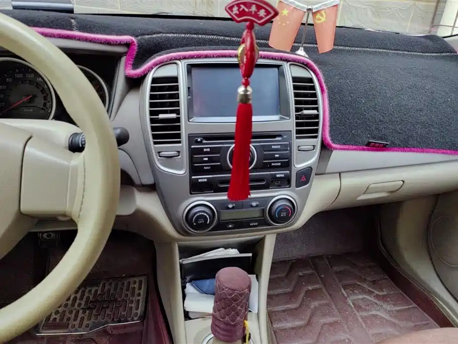NISSAN SYLPHY 2014