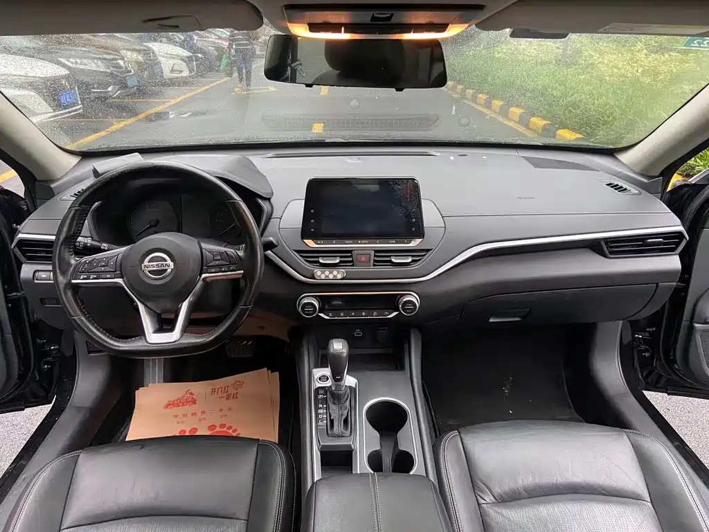 NISSAN TEANA 2020