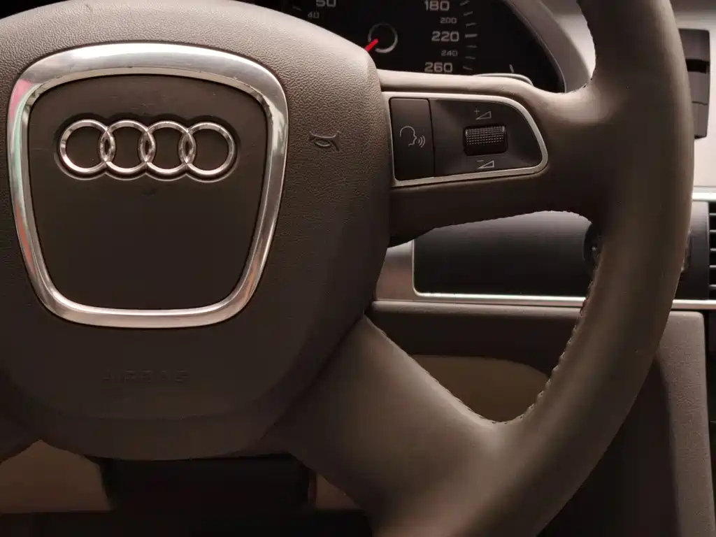 AUDI A6L 2010