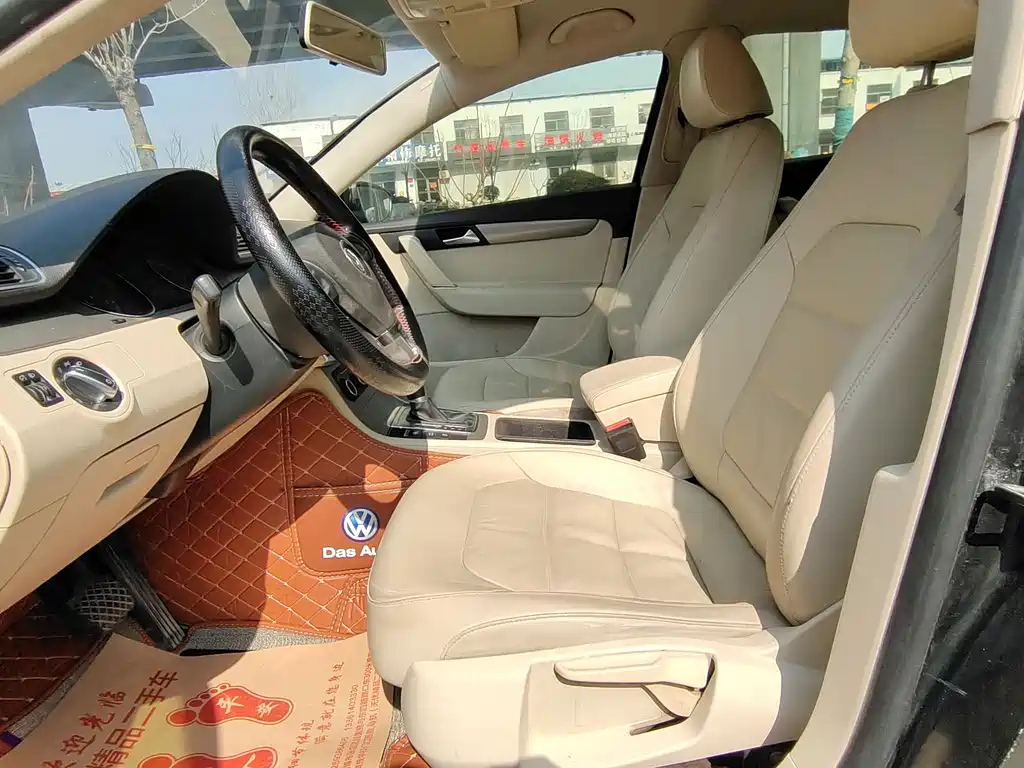 VOLKSWAGEN MAGOTAN 2012