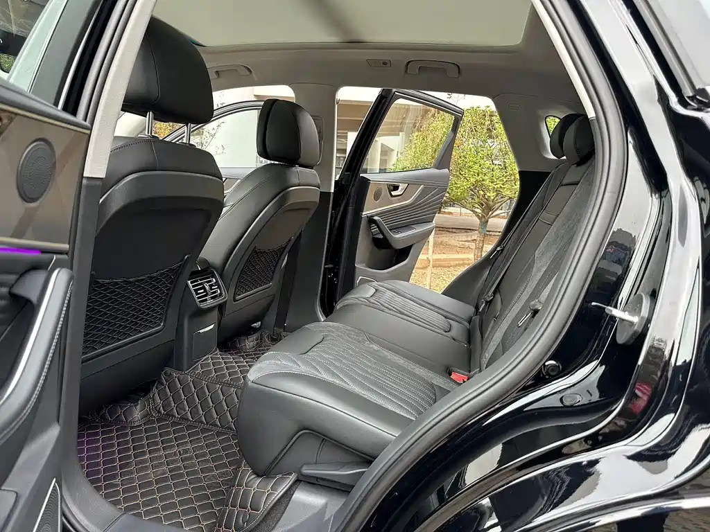 HONGQI HS5 2023