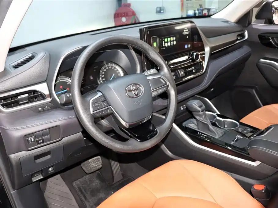 TOYOTA HIGHLANDER 2023