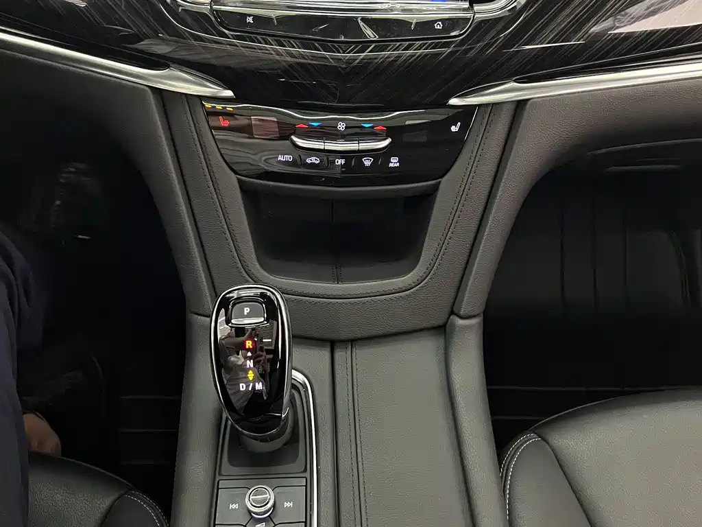 CADILLAC XT6 2023