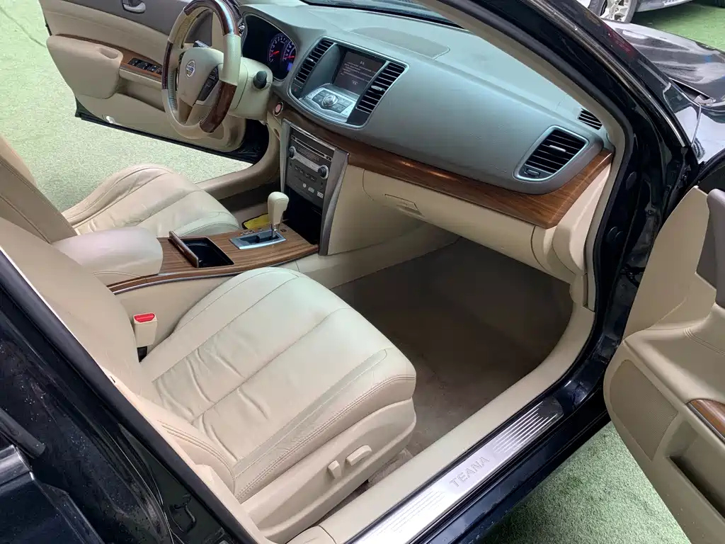 NISSAN TEANA 2012